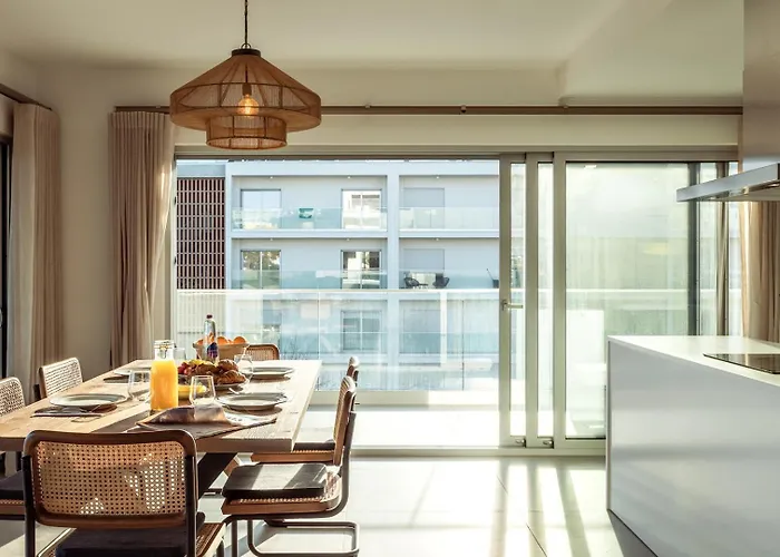 The Green Escape - Albufeira Poolside Retreat