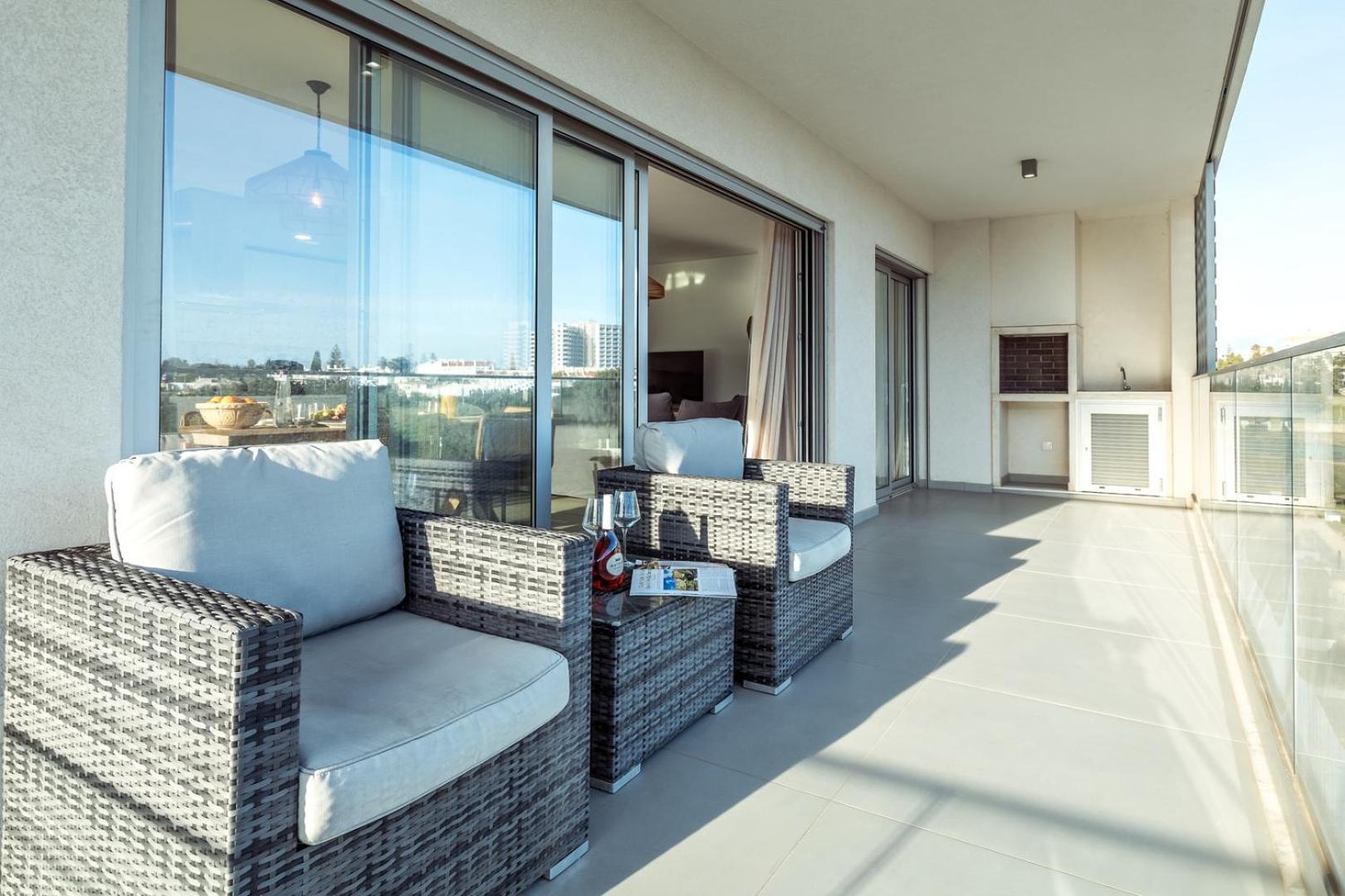 The Escape - Poolside Retreat Apartment Albufeira
